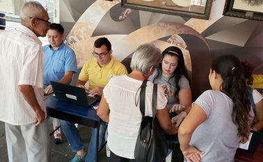 La única novedad que se ha presentado hasta el momento es el cambio de un punto de registro en el barrio Comuneros, por trabajos de remodelación en la Escuela Comuneros No. 33. César Obando/La Opinión