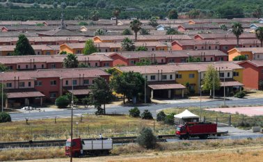"Con el cierre de Mineo ahorramos mucho dinero y contamos con más fuerzas del orden para desplegar en el territorio (...) Hoy es un lindo día para la legalidad y la seguridad", aseguró este martes el ministro del Interior italiano. AFP