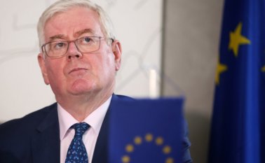 El enviando especial para la Paz de la UE, Eamon Gilmore, expresó su preocupación por la persistencia de esos homicidios. Archivo