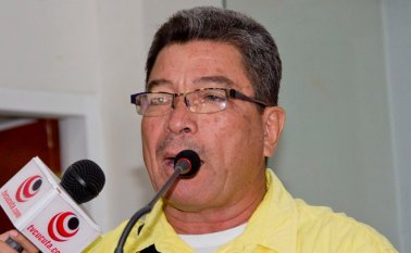 Carlos Camacho, edil de la comuna 3.
Alfredo Estévez