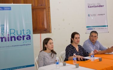 Silvana Habib, presidente de la Agencia Nacional de Minería; Carolina Rojas, viceministra de Minas y Gonzalo Fuentes, secretario de Minas y Energía del departamento, dieron inicio a las actividades programadas en el marco de la Ruta Minera. Alfredo Estévez