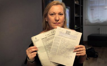 "Mi madre biológica ya no está viva (...) Se llamaba Pilar y murió en el año 2013 a los 73 años. Pilar nunca llegó a saber si yo era un niño o una niña, pero sé que no se olvidó nunca de mí", explicó Inés Madrigal.  Tomada de Twitter