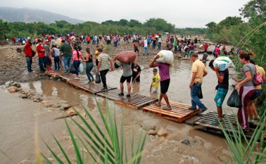 La idea de la medida migratoria es evitar el paso por las trochas. Archivo