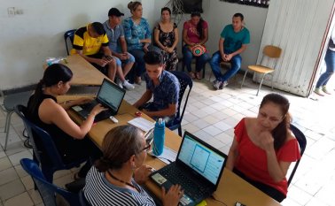 En los distintos puestos que se habilitaron para la inscripción de cédulas la presencia de público se triplicó a diferencia de días anteriores, en Cúcuta. Orlando Carvajal/La Opinión