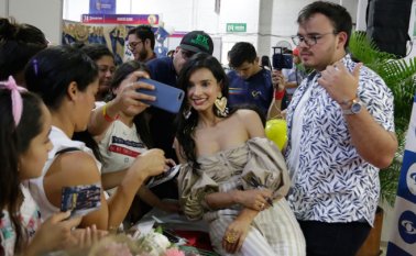Paola Rey enloqueció a los visitantes de Expo de Todo, la feria empresarial que organizó con éxito La Opinión en el Jardín Plaza. Juan Pablo Cohen/La Opinión