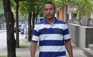 “Lo más duro de salir de mi país es vivir en la calle como indigente. Fueron dos meses así y me sentí humillado; no estoy en Colombia porque quiero, a mí me tocó salir dejando mi vida entera atrás”, señaló Marcos Amador, de 44 años y oriundo de Carabobo.
Laura Serrano