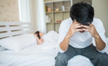 La atención de la disfunción eréctil es "fundamental" para controlar factores de riesgo que, "de no ser atendidos, pueden abocar al paciente a un problema cardiaco", según el urólogo Luis García Reboll. Freepik.es