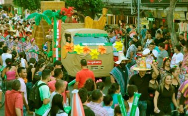 El desfile de carrozas y el Carnaval del Duende abren hoy la IV Feria de Cúcuta. La Opinión