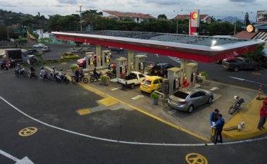 A pesar de que que en el área metropolitana de Cúcuta hay 37 estaciones de servicio, si el consumo continua por encima de los 10 millones de galones serán necesarias más estaciones en la ciudad y sus municipios aledaños. Archivo La Opinión