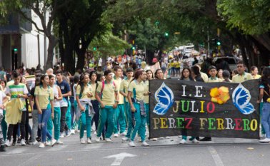 La manifestación también bloqueó la avenida 5 con calle 11 del centro de la ciuda.  Alfredo Estévez