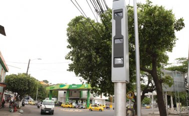 En la avenida primera con calles 24 y 25 de San Rafael hay dos cámaras de fotodetección, las cuales a partir de mañana entran en su fase sancionatoria. César Obando