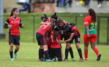 El equipo juvenil femenino de fútbol de Norte de Santander empezó ganando el zonal clasificatorio a los Juegos Nacionales que se disputa en Bogotá. Colprensa
