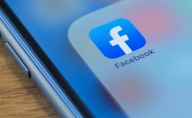 En diciembre de 2017, Facebook presentó una versión de su aplicación Messenger diseñada para que niños de entre seis y 12 años se conecten con otros bajo la supervisión de los padres. La aplicación no permite hacer compras. AFP