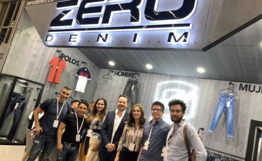 Rafa Bernal, Yorman Martínez, Claritza Ferrer, Héctor Jesús Santaella Pérez, presidente ejecutivo de la Cámara de Comercio de Cúcuta; Mayule Álvarez, Andrés Caro y Alejandro Gómez. Cortesía