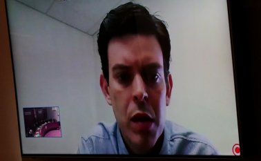 La situación jurídica de Lyons está por ser determinada de manera concreta, ya que su participación como testigo de las autoridades de Estados Unidos le permitía permanecer en ese país. Colprensa