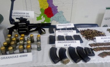 Este arsenal pertenecía a Dairo, quien lidera esta estructura del frente Héctor.
 Ejército y Policía