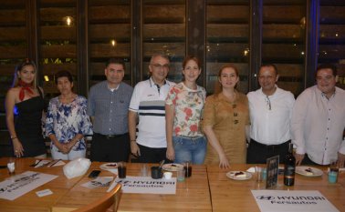 Brenda Vivas, Dioselina Mayorga, Neil Alverto Barrientos, Manuel Quiroga, Yanet Peña,Talía Cortés, Rubén Burgos y Javier Forero.
Juan Pablo Cohen