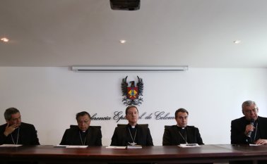 Los altos prelados de la iglesia Católica hicieron un llamado para que los candidatos que aspiran a ocupar cargos de elección popular en las regiones, debatan sin necesidad de enfrentamientos.
Colprensa