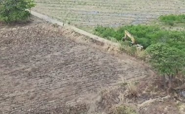 El hecho ocurrió el viernes, cuando el operador de máquina José Iván Cetina Sánchez estaba en la línea fronteriza extrayendo material del río Táchira para una empresa de concreto ubicada en Boconó. Captura de video