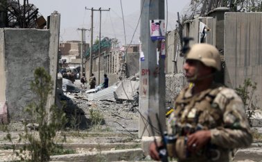 La comisaría atacada está ubicada en la parte chiita de la ciudad, donde vive la comunidad hazara, la tercera en Afganistán, tras los pastunes y tayikos, sunitas. AFP