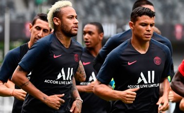 Neymar y Thiago Silva.  AFP
