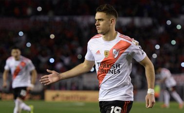 Rafael Santos Borré fue protagonista del triunfo de River Plate sobre Cerro Porteño. AFP