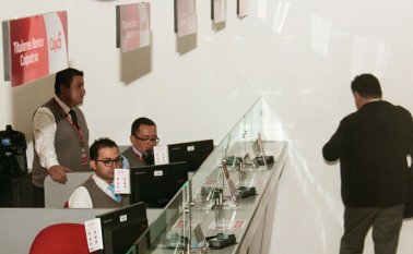 La situación migratoria de Venezuela ha ocasionado que muchos extranjeros estén intentando adquirir créditos para vivienda o crear empresas en Colombia. Uno de los principales requisitos que tienen los bancos nacionales es la cédula de extranjería que certifique residencia en el país. Archivo