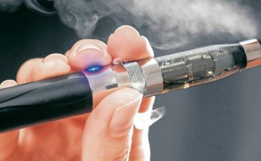 Según la Organización Mundial de la Salud, los jóvenes empiezan a fumar en promedio a los 15 años.
Colprensa