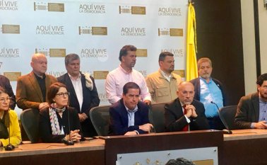 Congresistas y dirigentes de diferentes fuerzas políticas anunciaron la recolección de un millón de firmas para reclamar las curules que les corresponden en el Congreso a las víctimas. Colprensa