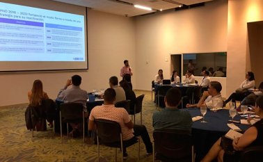 La reunión que se llevó a cabo ayer en el Hotel Holiday Inn fue para que el Departamento Nacional de Planeación (DNP) conociera los productos regionales que pueden aprovechar el desarrollo del transporte férreo de carga. Cortesía