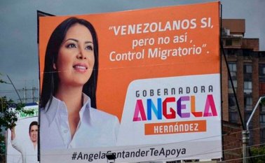 Esta valla de la candidata Ángela Hernández, abrió un debate en las redes sociales en donde la señalan de xenófoba. Twitter