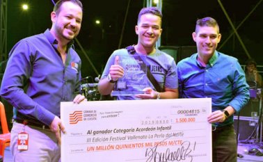 Luis Miguel Fuentes, Rey en la categoría Acordeonista infantil. La Opinión