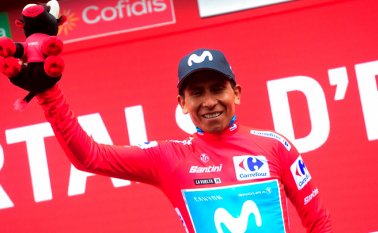 Además de tener la camiseta verde de la clasificación por por puntos, Quintana se puso la roja de líder. AFP