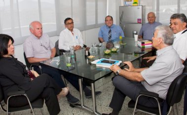 En la visita también se plantearon medidas que pueden ser decisivas en aquellos casos en que los profesionales de la medicina falten a la ética.
Alfredo Estévez