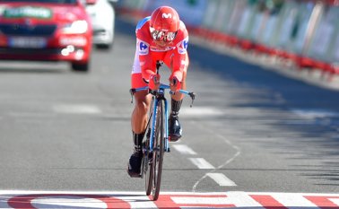 Quintana dejó este martes buena parte de sus opciones de volver a subir a lo más alto del podio. AFP
