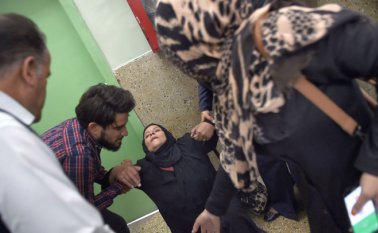 El segundo ataque suicida de los talibanes en una semana en Kabul, afectó a varios civiles y se produjo en medio de negociaciones para un acuerdo de paz con Estados Unidos.
AFP