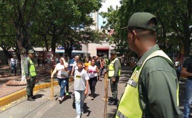 Según un funcionario de Maduro, el despliegue sólo busca garantizar la paz en la frontera. La Opinión