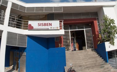 El estar en la base de datos no garantiza que la persona reciba beneficios y ayudas, según el DNP. Colprensa