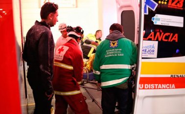 Incidente al interior del centro comercial Unicentro por una placa de drywall que dejo 10 personas con heridas leves.  Colprensa