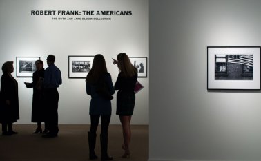 Raras fotografías de Robert Frank de su libro Robert Frank, fotógrafo documental pionero cuyo estilo crudo lo colocó entre los grandes del siglo XX. AFP