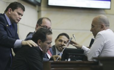 El coordinador ponente de la enmienda constitucional, el senador Roy Barreras, sostuvo que “no celebro del todo porque en una reforma tan compleja unas cosas salieron como se esperaba y otras no". Colprensa