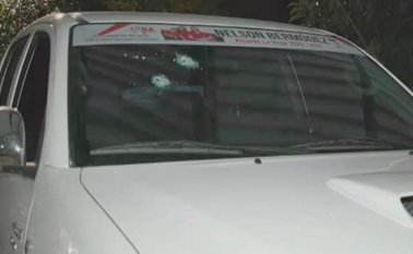 El carro en el que se movilizaba fue impactado cuando el candidato llegada a su casa. Colprensa
