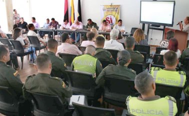Esta semana se reunieron en la Alcaldía representantes de la comunidad e institucionalidad para trabajar en conjunto por la seguridad y el orden en la comuna 2. Cortesía