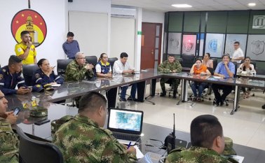 En la Sala de crisis que se instaló en la sede de la Trigésima Brigada del Ejército se lleva el control de apagado del incendio de Cerro Tasajero. Cortesía