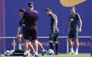 Messi recibió este lunes el alta médica de su lesión muscular en el gemelo derecho.
AFP