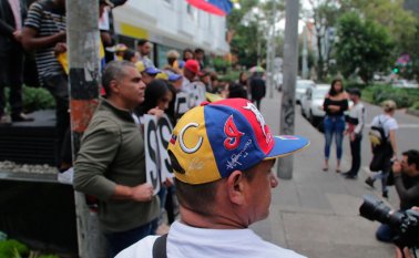 Los padres de los menores deberán demostrar que son venezolanos y presentar cédula de extranjería vigente, pasaporte expedido por Venezuela vigente o vencido, cédula de identidad expedida por Venezuela y Permiso Especial de Permanencia (PEP) vigente. Colprensa
