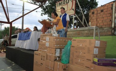 La comunidad recibió computadores para el uso colectivo. Sin embargo, aún no tienen un sitio adecuado para instalarlos. Mario Caicedo