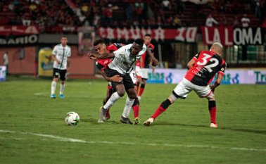 El Deportivo Cali contrarrestó la propuesta ofrecida por el equipo local y con una nómina mixta, se llevó los tres puntos a la sucursal del cielo. Mario Caicedo