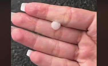 Unos de los sectores en donde vecinos registraron con sus celulares la granizada fueron La Floresta y la avenida Los Libertadores. Captura de video