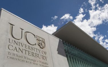La policía abrió una investigación sobre la muerte del estudiante de 19 años, cuya identidad no fue revelada. Canterbury.ac.nz